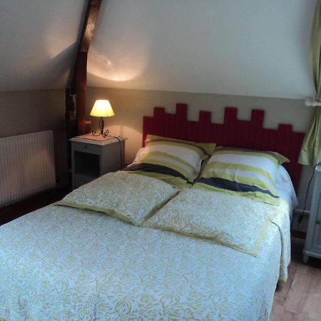 Chez Julie Bed and Breakfast Beaucamps-Ligny Exteriör bild