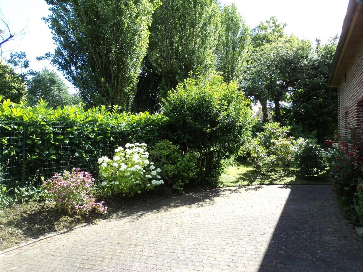 Chez Julie Bed and Breakfast Beaucamps-Ligny Exteriör bild