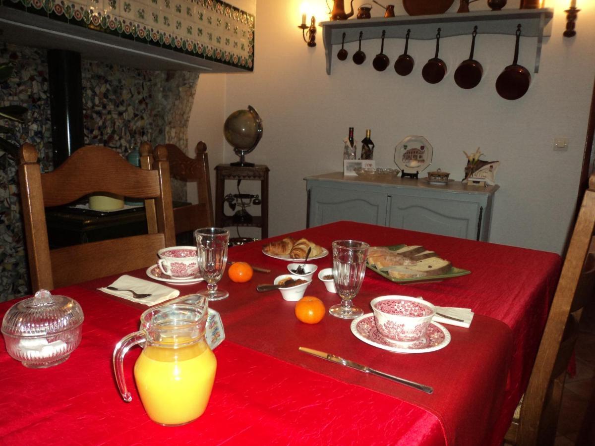 Chez Julie Bed and Breakfast Beaucamps-Ligny Exteriör bild