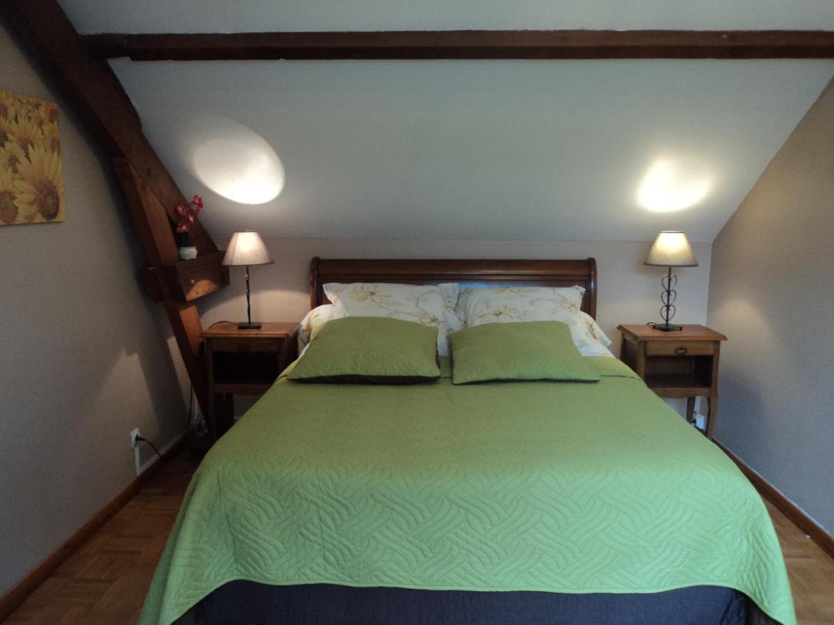 Chez Julie Bed and Breakfast Beaucamps-Ligny Exteriör bild