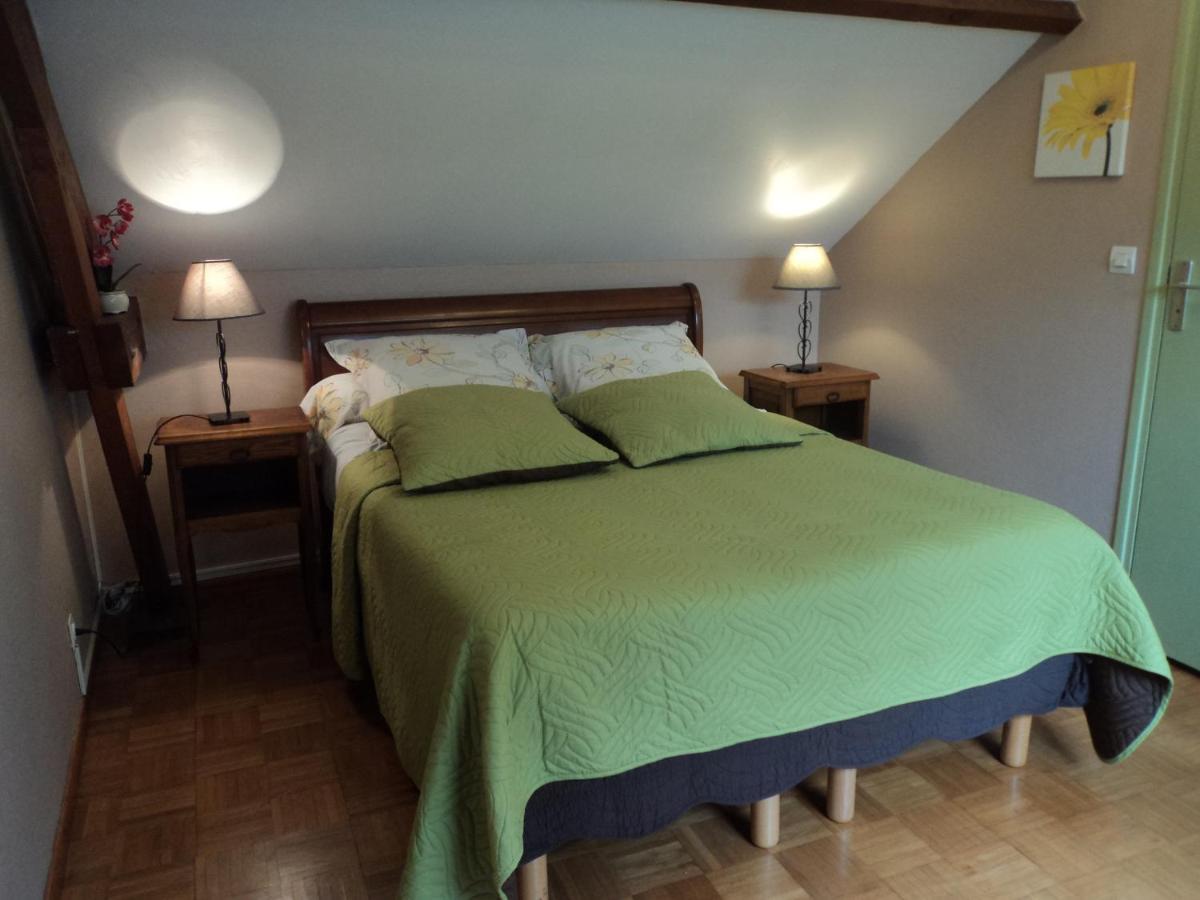 Chez Julie Bed and Breakfast Beaucamps-Ligny Exteriör bild